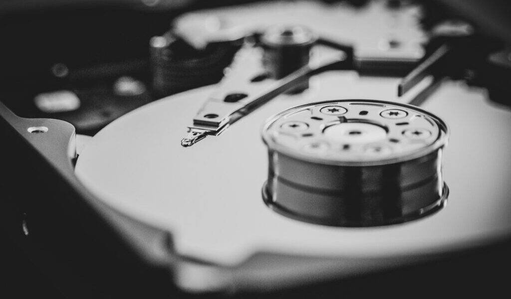 Reliable Data Retrieval Experts